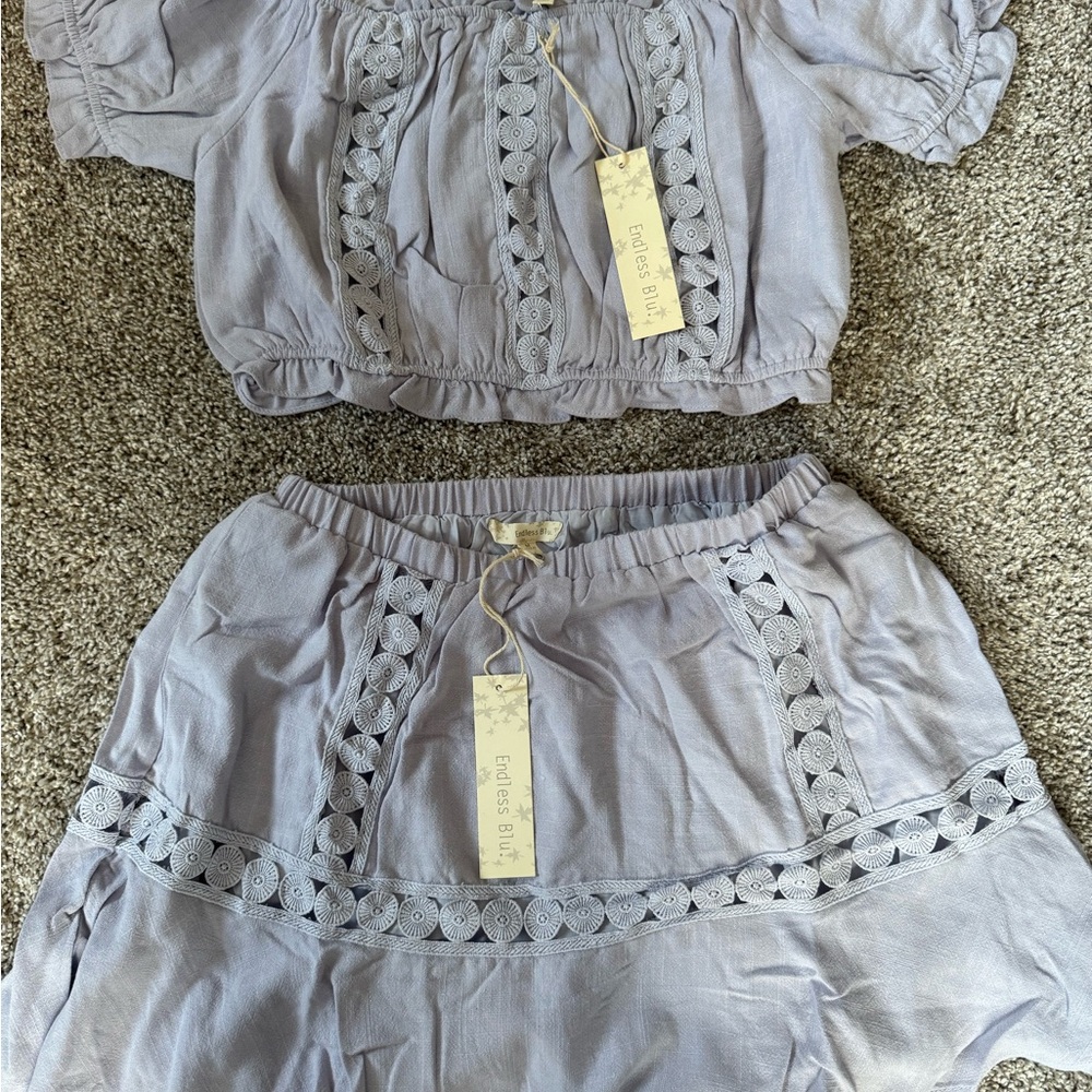 NWT size medium endless blu Light lavender Gray Two-Piece Set with Lace Detail